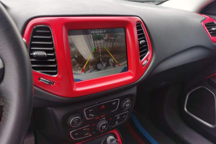 Used  Compass 2017 200T Automatic Family Edition
