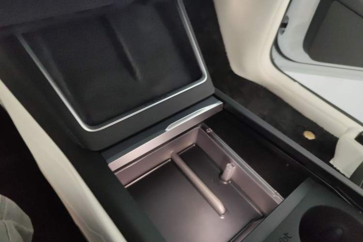 Used Tesla Model Y 2025 Rear-Wheel Drive First Edition