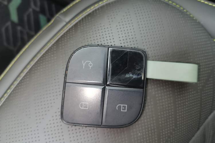 Used Lynk & Co 08 EM-P 2023 120km Long-Range Pro