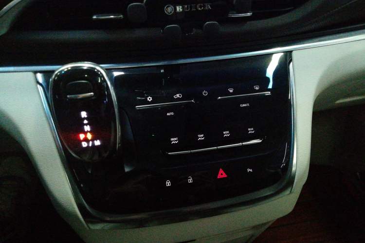 Used Buick GL8 2022 Land Business Class 652T Luxury Model
