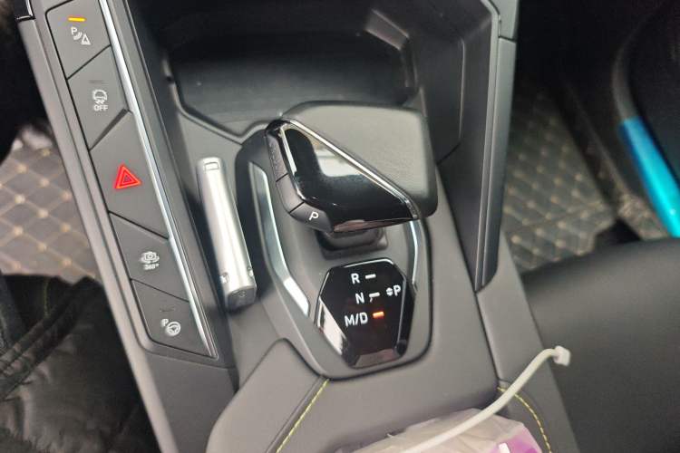 Used Lynk & Co 06 2023 Remix 1.5T Dynamic Halo
