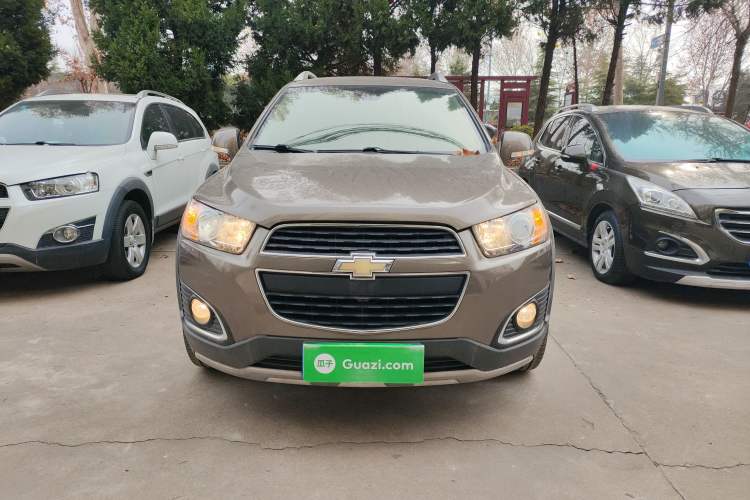Used Chevrolet Captiva 2015 2.4L 4x4 Flagship Edition 7-Seater
