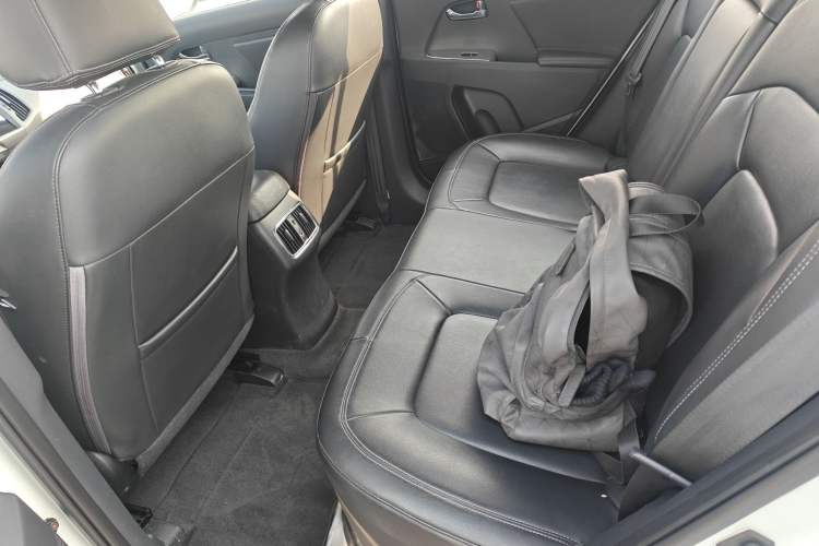 Used Kia Sportage R 2016 2.0L Automatic Two-Wheel Drive GLS Trim