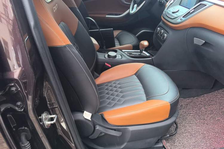 Used Soueast DX7 2018 1.5T Automatic Glory Edition
