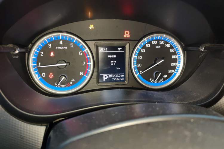 Used Suzuki S-Cross 2015 1.6L CVT Two-Wheel Drive Entry-Level Trim