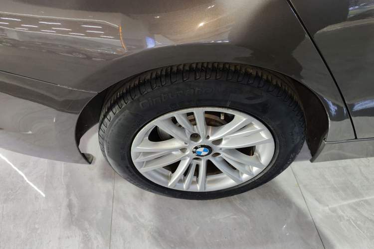 Used BMW 3 Series 2015 316Li Fashion Model
