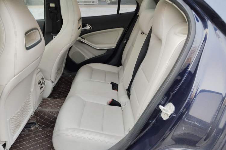 Used Mercedes-Benz GLA 2015 GLA 200 Fashion Model