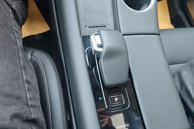 Used Hima AITO M5 2022 Extended-Range Four-Wheel Drive Performance Version
