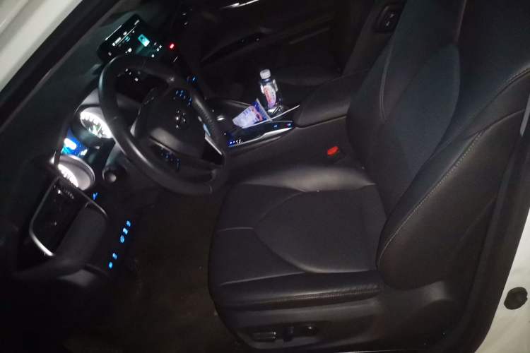 Used Toyota Camry 2021 2.0G Luxury Edition
