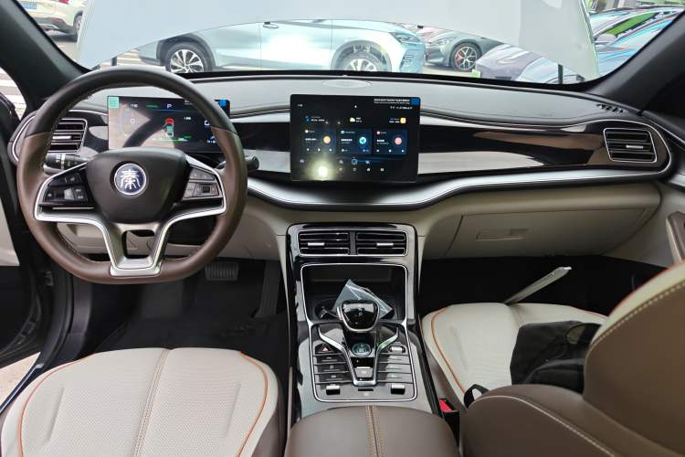 Used BYD Qin PLUS 2024 Honor Edition EV 420KM Leading Model
