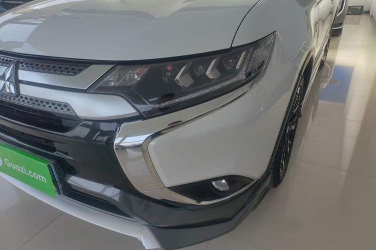 Used Mitsubishi Outlander 2020 2.4L 4x4 Zhi Xiang Edition 5 Seats
