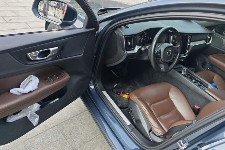 Used Volvo S60 2022 B4 Zhiyi Luxury Edition