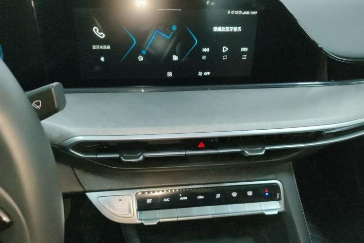 Used Changan Eado 2024 PLUS Blue Whale NE 1.4T GDI DCT High-Energy Edition