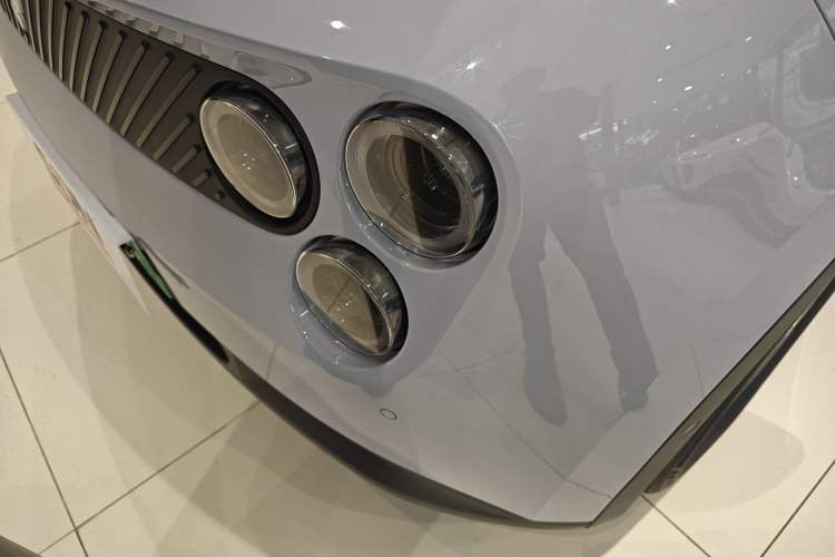 Used  firefly 2025 Illuminated Edition