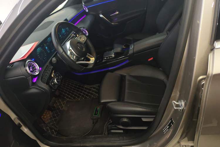 Used Mercedes-Benz A-Class 2022 Restyled A 200 L Sport Sedan Fashion Version
