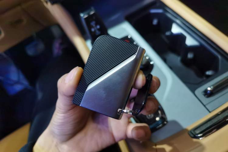 Used Lynk & Co 09 2021 2.0T Halo Six-Seater