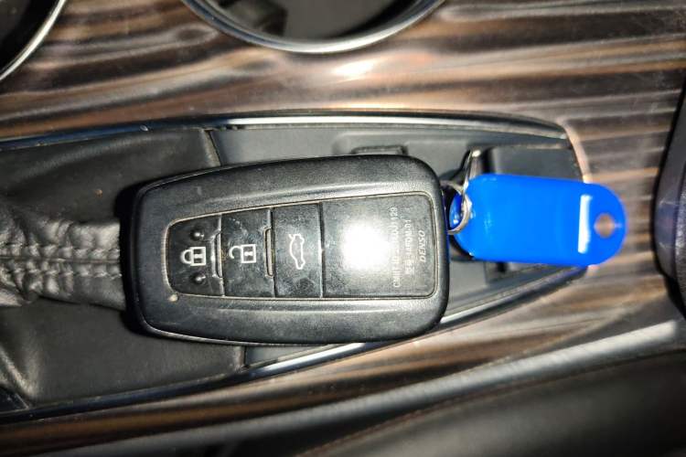 Used Toyota Camry 2019 Revised Version 2.0G Luxury Edition
