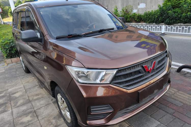 Used Wuling Hongguang 2019 1.5L S Basic Version China VI Standard LAR

