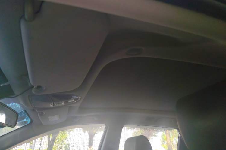 Used Hyundai Santa Fe 2015 2.0T Automatic Two-Wheel Drive Smart Version 5 Seats
