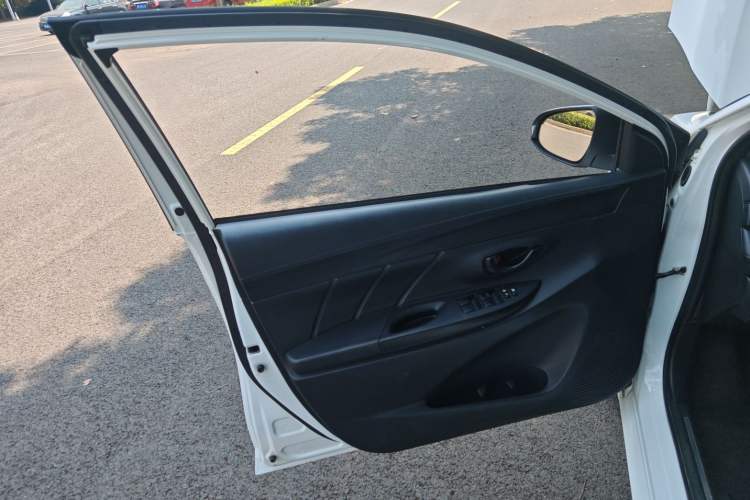 Used Toyota YARiS L 2016 Revised 1.5E CVT Charming Edition
