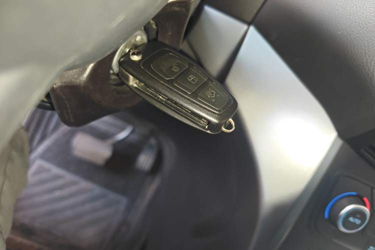 Used Ford Kuga 2018 EcoBoost 180 Two-Wheel-Drive Platinum Edition
