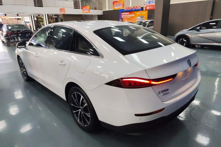 Used Roewe D7 2025 DMH 125km World Champion Excellence Edition
