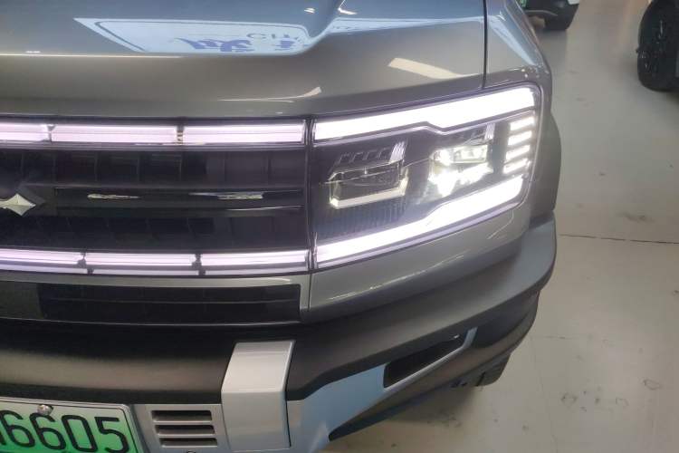 Used  Leopard 5 2023 Navigator Edition
