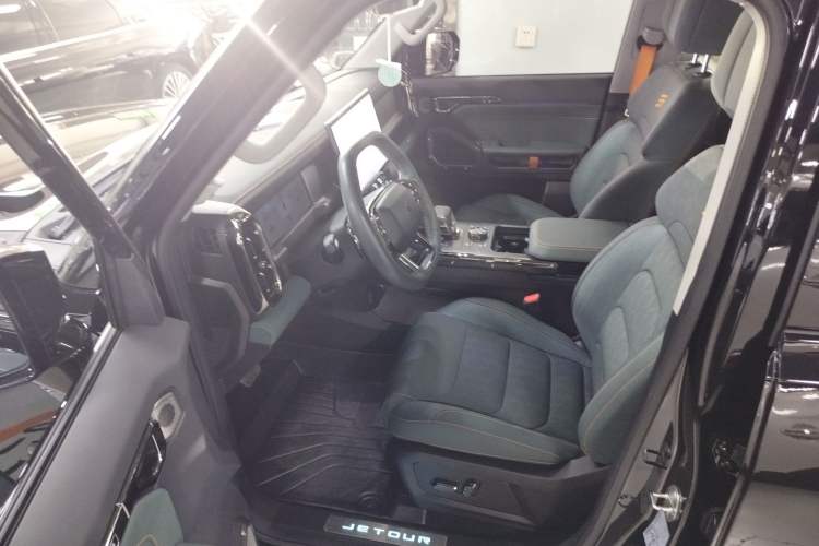 Used Jetour Traveler 2023 2.0T All-Wheel-Drive CrossPRO
