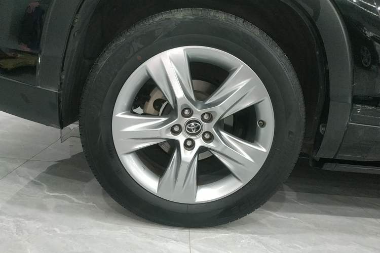 Used Toyota Highlander 2018 2.0T Four-Wheel Drive Luxury Version 7 Seats China VI Standard
