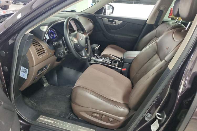 Used Infiniti QX70 2013 3.7L Standard Edition
