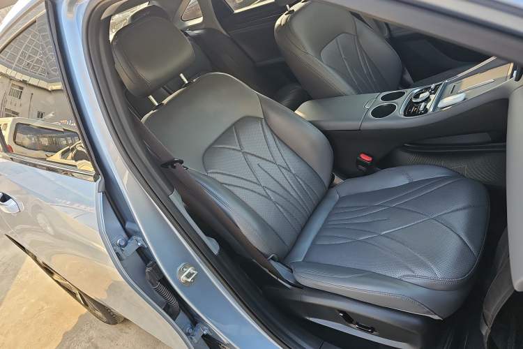 Used  L6 2025 EM-i 140km Starship Edition