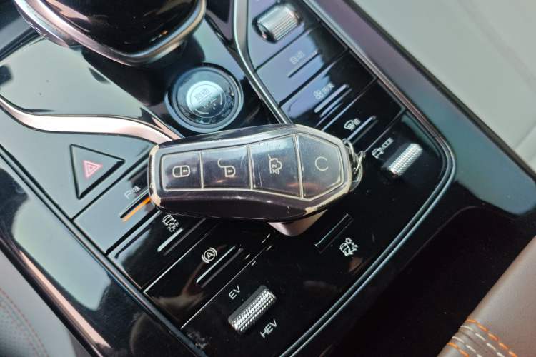 Used BYD Qin PLUS 2024 HONOR Edition DM-i 55KM Leading Model
