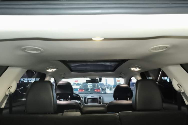 Used Ford Edge 2015 2.0T GTDi Four-Wheel Drive Prestige Model
