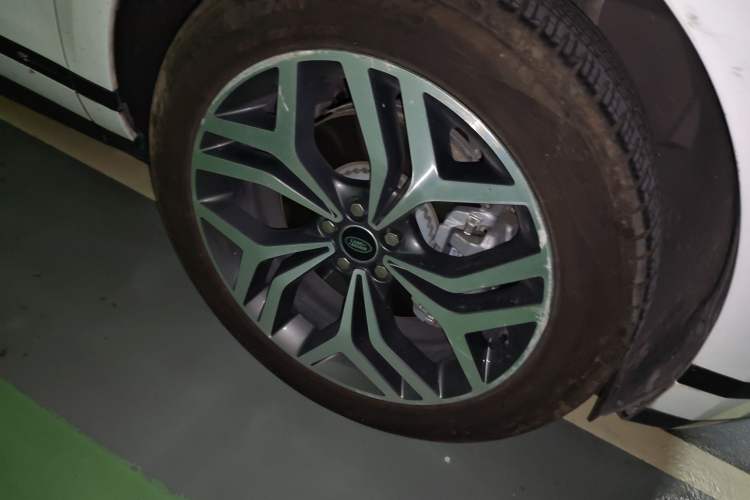 Used Land Rover Range Rover Evoque 2021 Range Rover Velar 249 PS R-Dynamic S Performance Edition