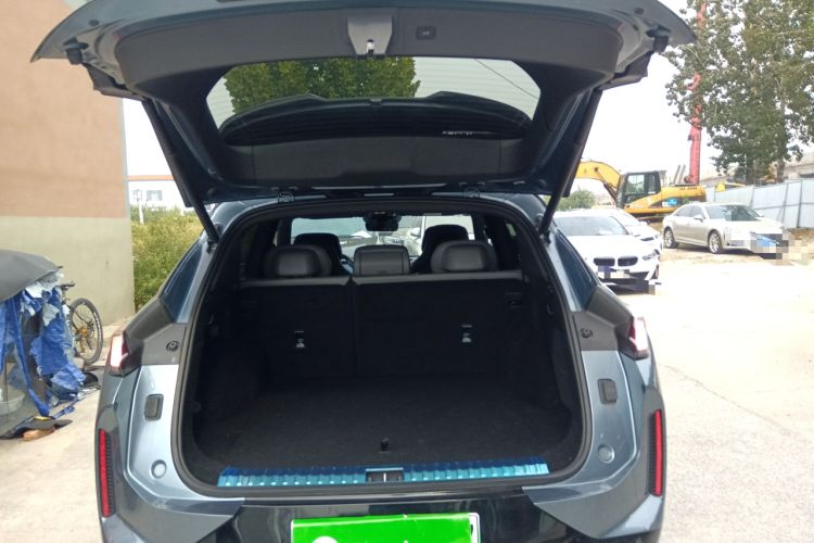 Used Lynk & Co 08 EM-P 2025 220 km All-Wheel-Drive Performance Halo
