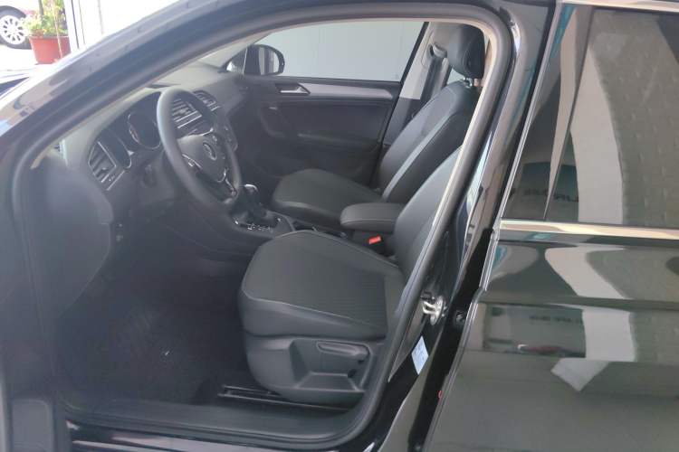 Used Volkswagen Tiguan L 2021 330TSI Automatic Two-Wheel Drive Comfort Edition
