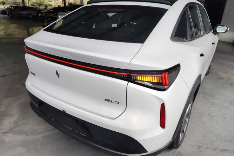 Used Livan Livan 7 2024 450km Executive Version
