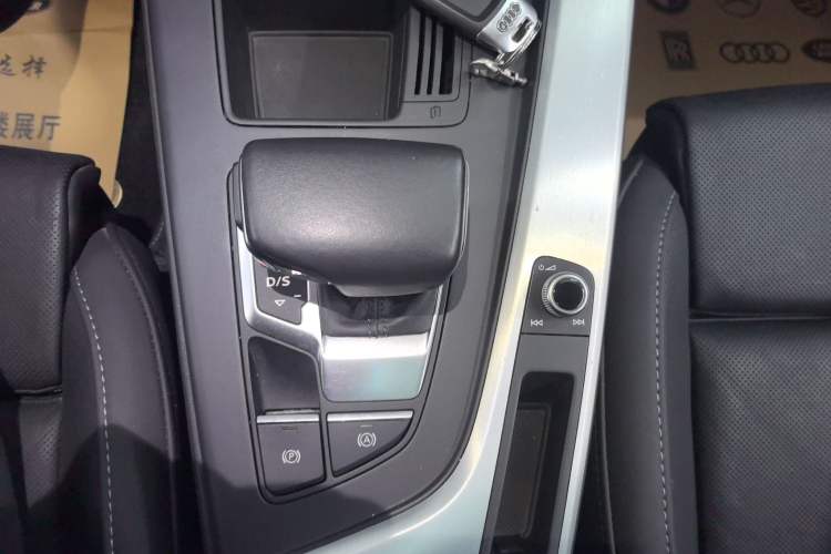 Used Audi A4L 2022 40 TFSI Fashion Dynamic Model
