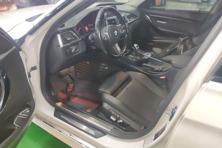 Used BMW 3 Series 2018 320Li Leading Model M Sport Package
