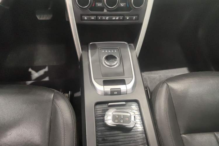 Used Land Rover Discovery Sport 2018 240 PS SE Version