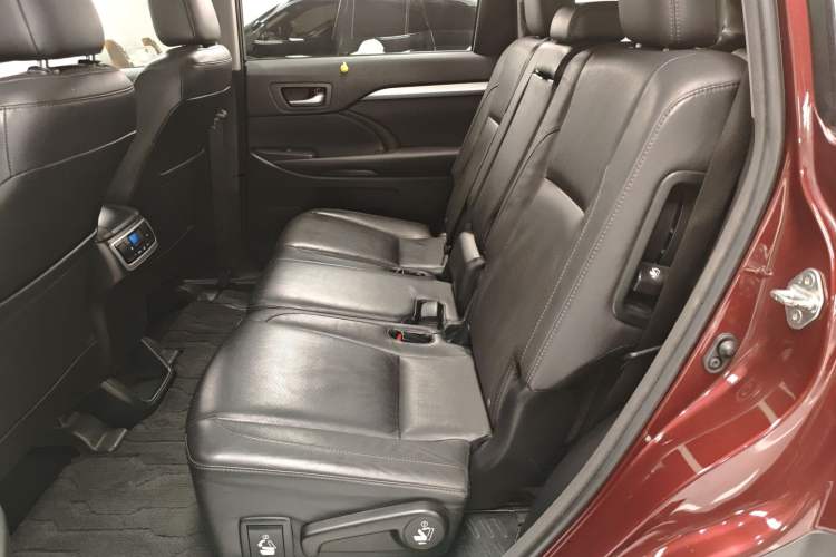 Used Toyota Highlander 2015 2.0T Two-Wheel Drive Luxury Edition 7 Seats
