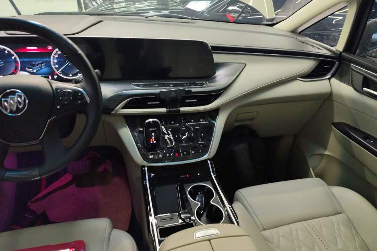 Used Buick GL8 2022 ES Landtrek 653T Comfort Edition
