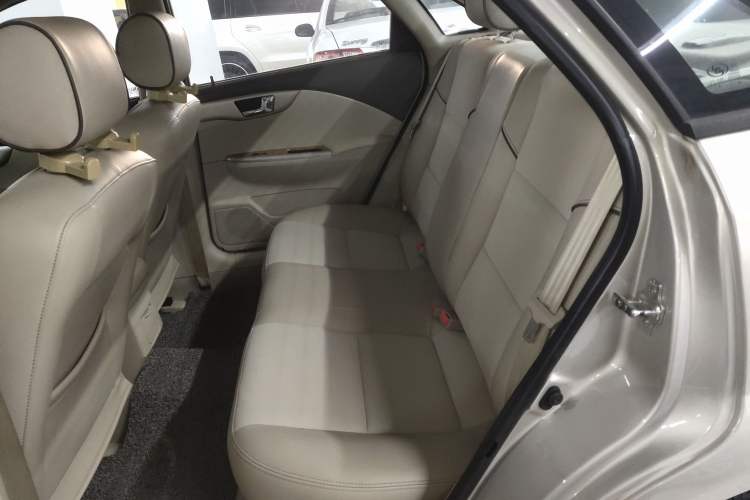 Used Buick Excelle 2015 1.5L Automatic Classic Model
