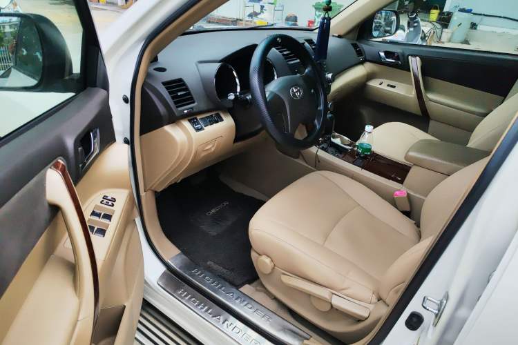 Used Toyota Highlander 2012 2.7L 2WD 5-Seater Elite Edition
