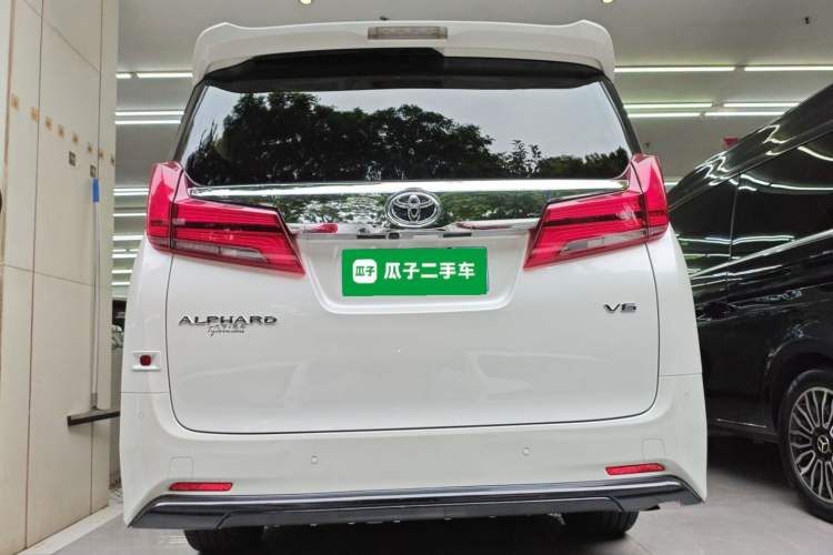 Used Toyota Alphard 2018 Revised Version 3.5L Luxury Edition
