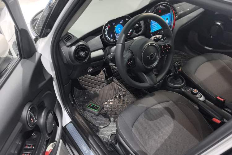 Used  MINI 2023 1.5T ONE Five-Door Edition