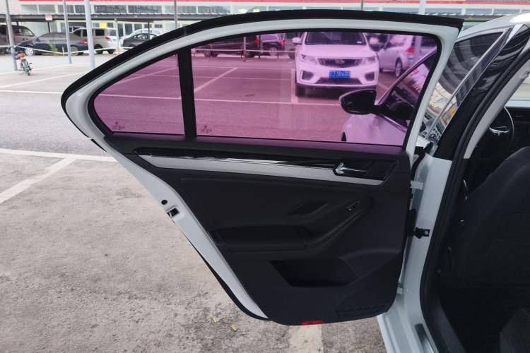 Used Volkswagen Sagitar 2017 230TSI Automatic Comfort Version
