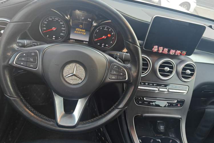 Used Mercedes-Benz GLC 2019 Facelift GLC 260 L 4MATIC Luxury Model
