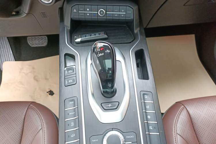 Used Wey VV6 2021 2.0T Two-Wheel Drive Smart Protection+
