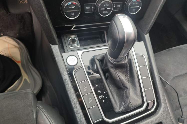 Used Volkswagen Magotan 2017 330TSI DSG Luxury Model
